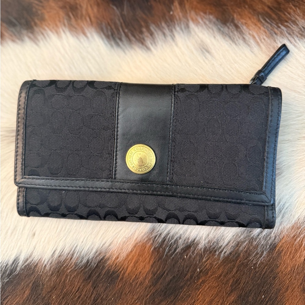 Coach Wallet - Picture 1 of 6